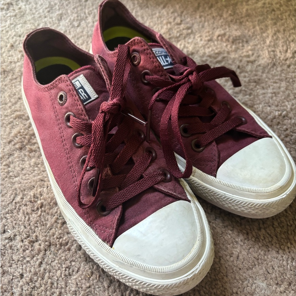 Converse Chuck Taylor Low Top Sneakers in Burgundy w/ Burgundy Laces